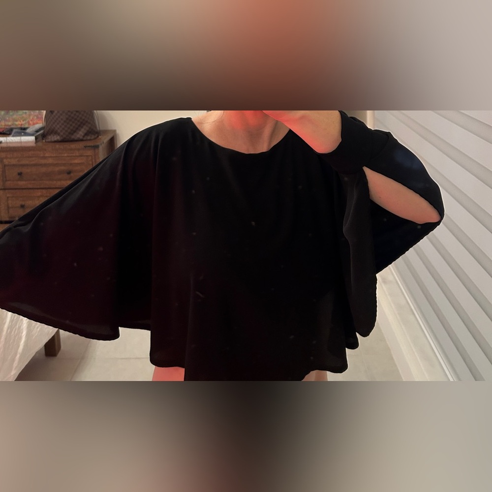 Poncho Batwing Black Flowy Top